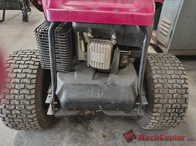 Cod.1606-U-Tractor-04