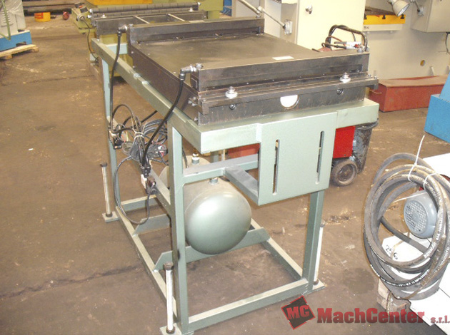 Cod.0266-N-Alimentador-AF-12C-300x3,2mm-02