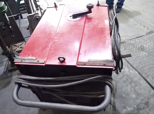 Cod.0834-U-Soldadora-Rectificadora-A-Silicio-350A-04