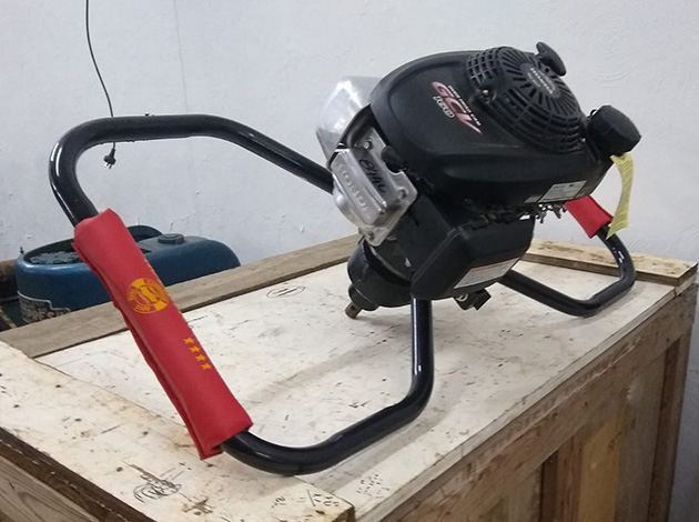 Cod.0844-U-Hoyadora-Seery-con-motor-a-explosión-nafta-Honda-04