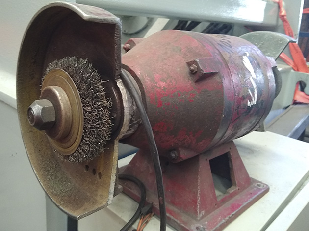 Cod.1054-U-Amoladora-doble-eje-1HP-03