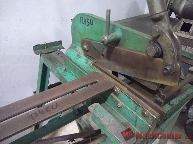 Cod.1245-U-Cizalla-manual-250m-con-pedestal-04