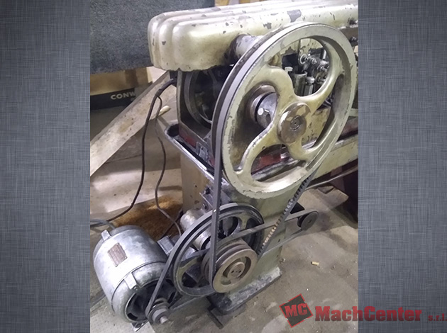 Cod.1295-U-Serrucho-mecánico-con-lubricación-FIAM-07