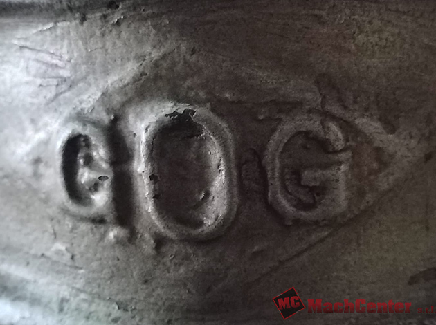 Cod.1334-U-Prensa-tornillo-GOG-con-pedestal-07