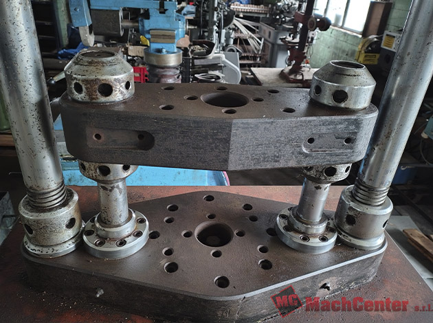 Cod.1426-U-Prensa-hidráulica-20TNS-03