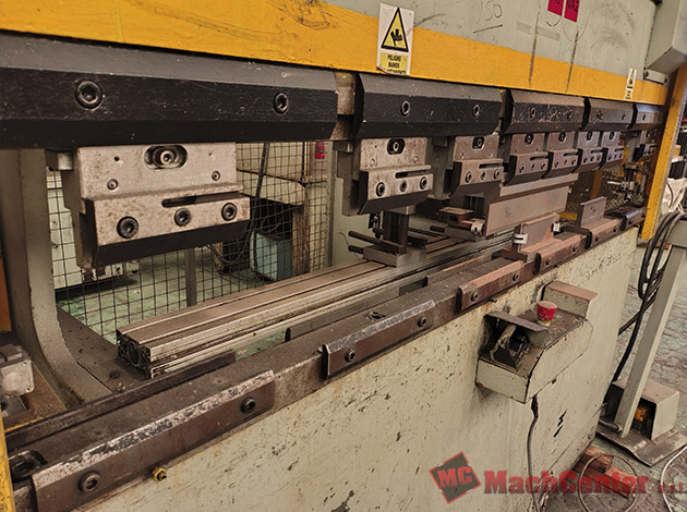 Cod.1441-U-Plegadora-Bipress-de-1800mm-40TNS-03