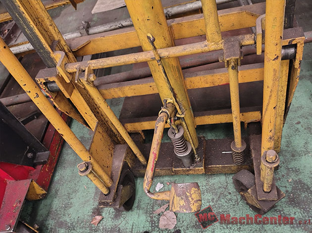 Cod.1447-U-Pequeño-giganteapedal-hidráulico-04