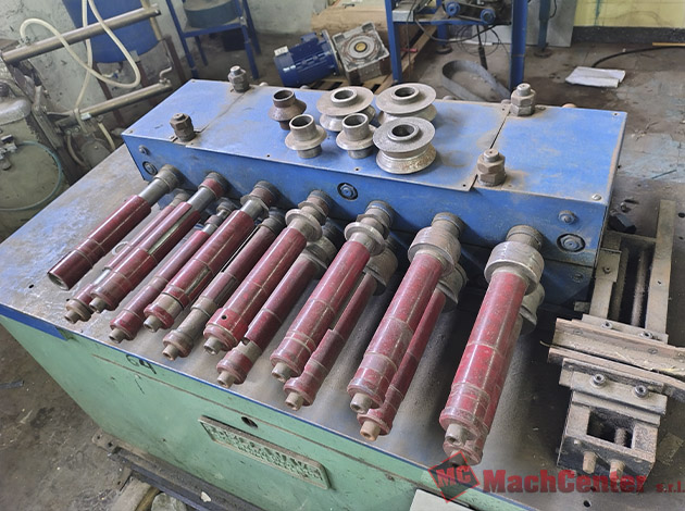 Cod.1485-U-Conformadora-de-perfiles-de-7-pasos-03