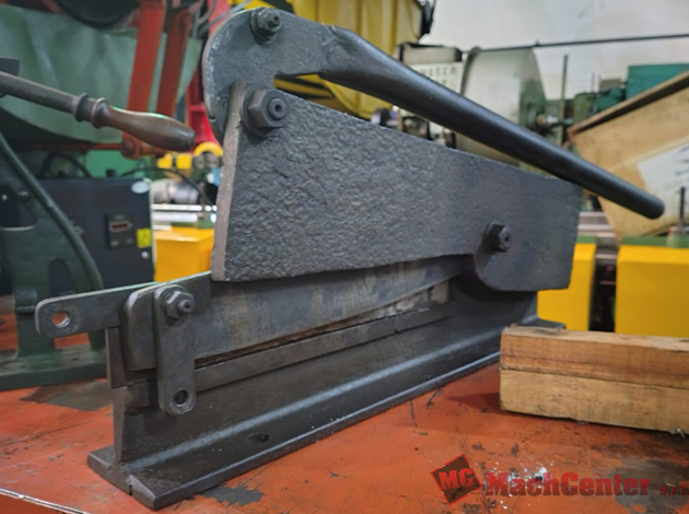 Cod.1560-U-Cizalla-manual-02