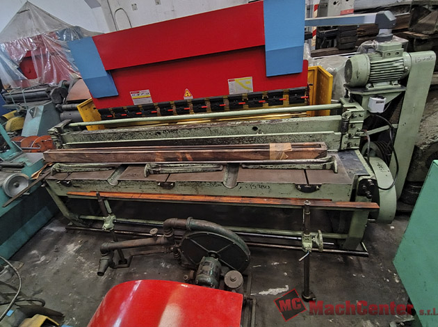 Cod.1578-U-Guillotina-motorizada-02