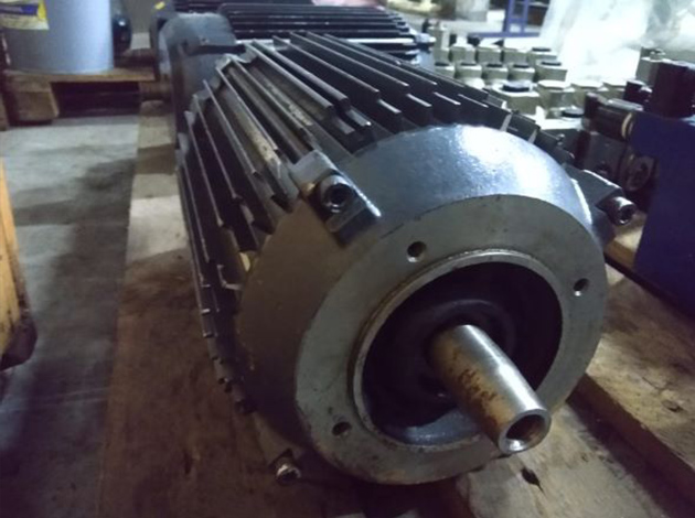 Cod.0774-U-Motor-eléctrico-trifásico-7,5HP-03