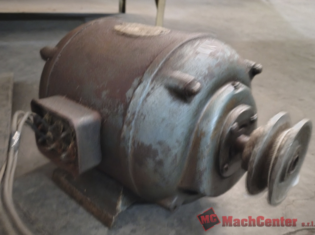 Cod.1410-U-Motor-trifásico-0,5HP-02